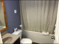 The Little Chalet Motel - พร้อมWifi