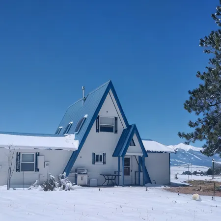 The Blue Elk: Private Retreat :  Breathtaking Mountain Views - Excellent Access