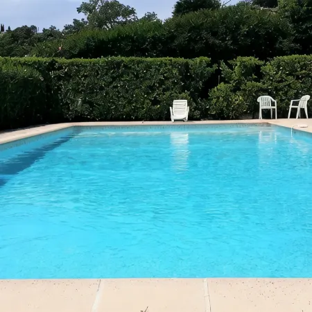 VILLA, 55 m2, BIOT, 4 / 6Pers, south-facing wooden terrace, swimming pool in private domain