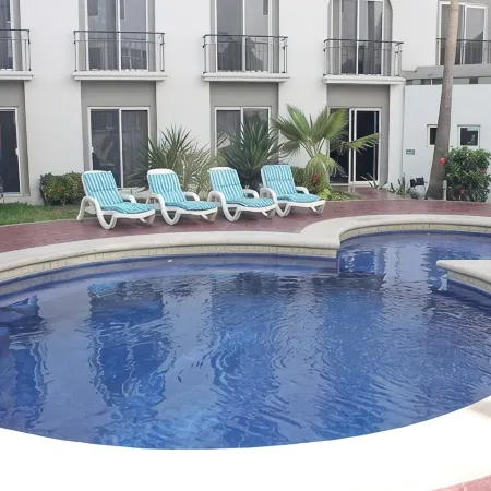 Seven Crown Express & Suites by Kavia