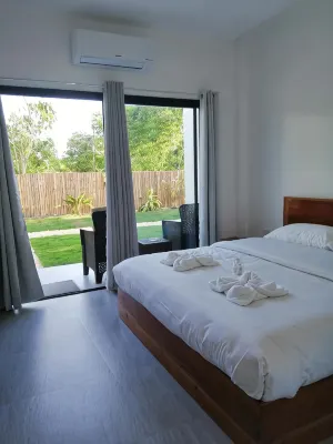 Christelle Inn - イン(INN)