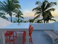 Oceanfront, 4 balcony condo: Stunning Sunsets - 2星級