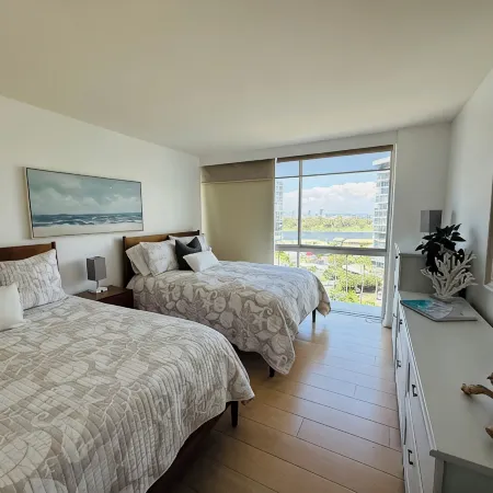 Condo with Stunning Views of Pacific Ocean, Coronado Beaches & San Diego Bay!