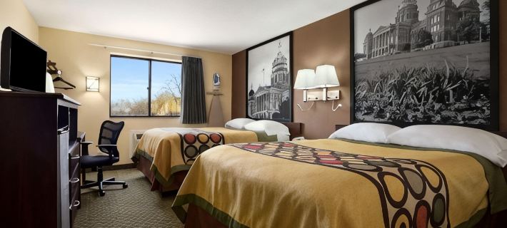 Super 8 by Wyndham Cedar Rapids Hotels in Linn County