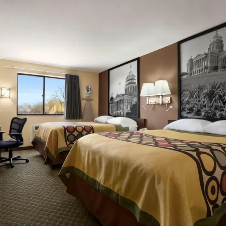 Super 8 by Wyndham Cedar Rapids