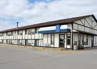 Newton Inn in Newton, KS Hotels near Chisholm Trail Center
