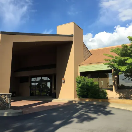 Holiday Lodge Hotel and Conference Center