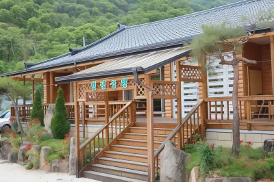 Gongju Woljeong Hwangto Pension