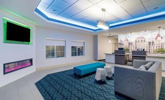 La Quinta Inn & Suites by Wyndham Latham Albany Airport