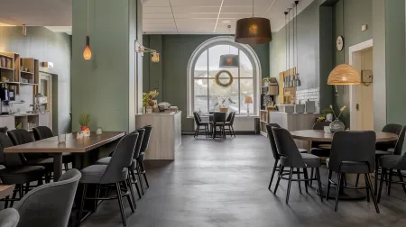 Home Hotel Post Отели рядом с достопримечательностью «Pride kyrka»