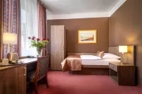 Hotel Harmony Hotels near Mala strana