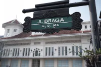 Eve Hotel Hotel dekat Terminal Leuwipanjang Bandung