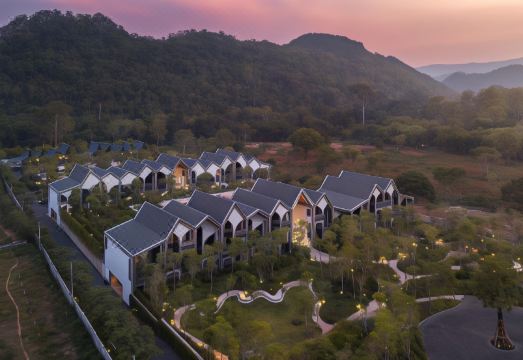 라바리스 카오야이