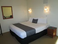 Shortland Court Motel Hotels in Te Puru