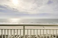 Oceanfront Resort Condo in North Myrtle Beach - bar