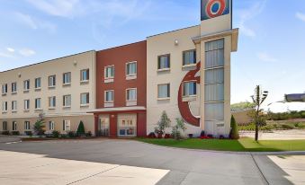 Motel 6 Tulsa, OK