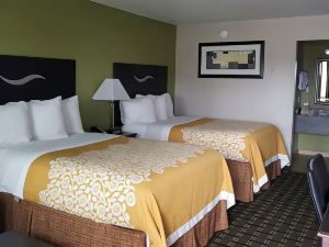 Days Inn by Wyndham West Memphis