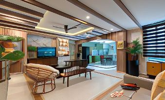Aaron Boutique Hotel