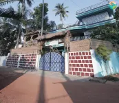 Tropical Wave Hostel Morjim
