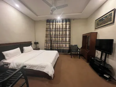 Bottleneck Hotel & Resturant
