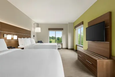 Holiday Inn Express & Suites Akron Regional Airport Area فنادق في غرين