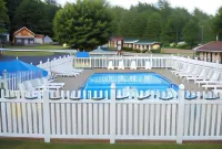 Fran Cove Motel - Parking