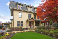 DeBary Inn Hotels in Summit