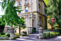 Victoria Square Hotel Clifton Village Các khách sạn gần Clifton College Music School