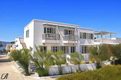 Hotel Rigas Hotel dekat Papikinou beach