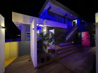 올드 크로우 호텔 앤 스위트