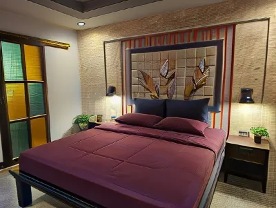 Baan Baimai Boutique Room Hotels near Wat Plot Sat