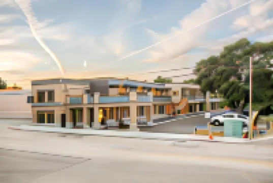 Hotel Siri Downtown - Paso Robles