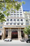 Dai Viet Hotel Hotels near Bia Tưởng Niệm Các GV&Hs Hy Sinh Trên Công Trường Đê Sông Mã.