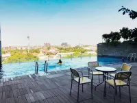 Best View 2Br Apartment at Tamansari Papilio by Travelio Hotels in Gayungan