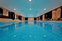 Grand Monastery Private Apartments - ที่มีสระว่ายน้ำ
