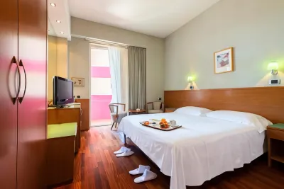 Senb Hotel Hôtels à proximité de : Naturist FKK Beach Cesano