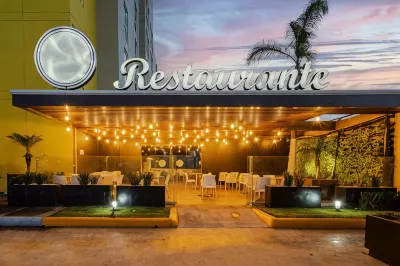 City Express by Marriott Guadalajara Aeropuerto Các khách sạn gần Mahatma Gandhi Public Library