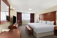 Howard Johnson by Wyndham Toluca Hotels near San Miguel