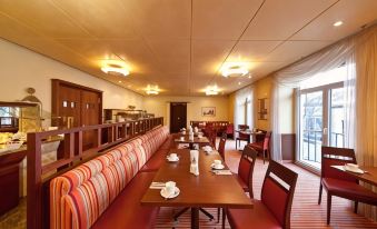 3. Hotel Bo..