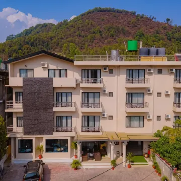 Hotel Pokhara Village & SPA