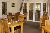 Royal Lodge - breakfast