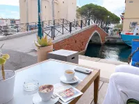 2 BEDROOM HOUSE IN PORT COGOLIN (with pontoon for boat)
