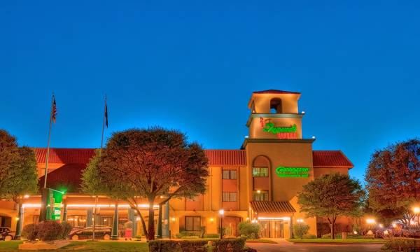 Mcm Elegante Suites Abilene