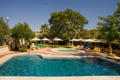 La Cueva Park Hotels near Bodegas Luis Perez
