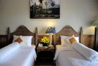 Omah Sinten Heritage Hotel & Resto - bar