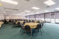 Quality Inn & Suites Vandalia Near I-70 and Hwy 51