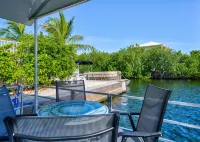 Aqua Lodges at Coconut Cay RV and Marina