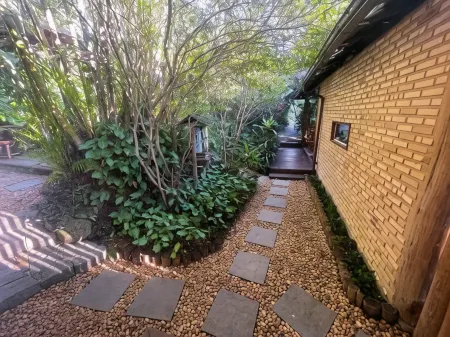 Pousada Albatroz Отели рядом с достопримечательностью «Лопес Мендес Бич»