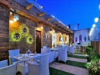 The Gold Regency - 02 Mins from New Delhi Railway Station Hoteles en Distrito de Delhi central