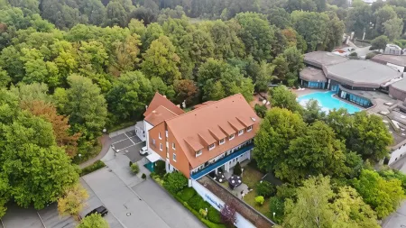 Flair Hotel Zur Therme Отели в г. Анрёхте